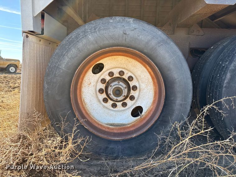 image for item EP0886 2001 Timpte grain trailer