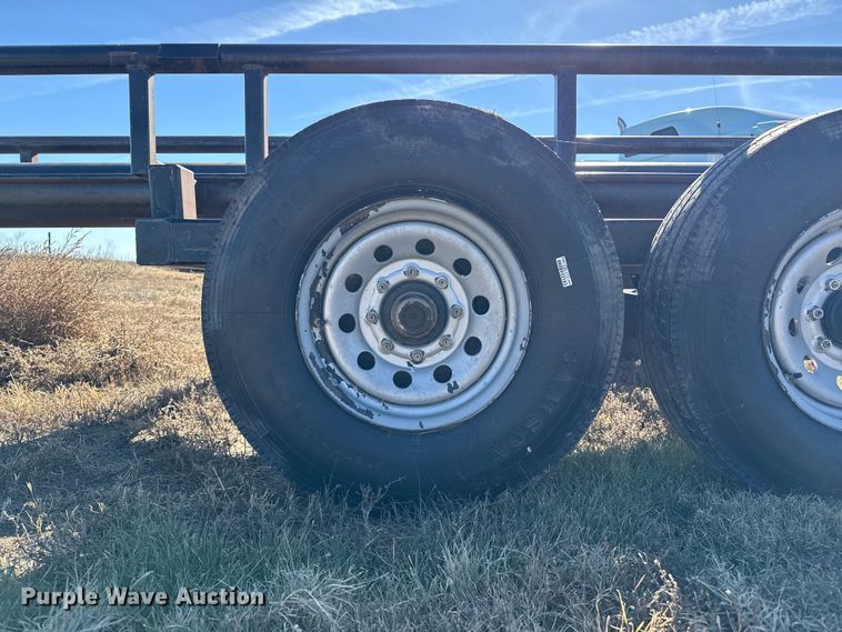 image for item EP0887 Hay Express 6 hay bale trailer
