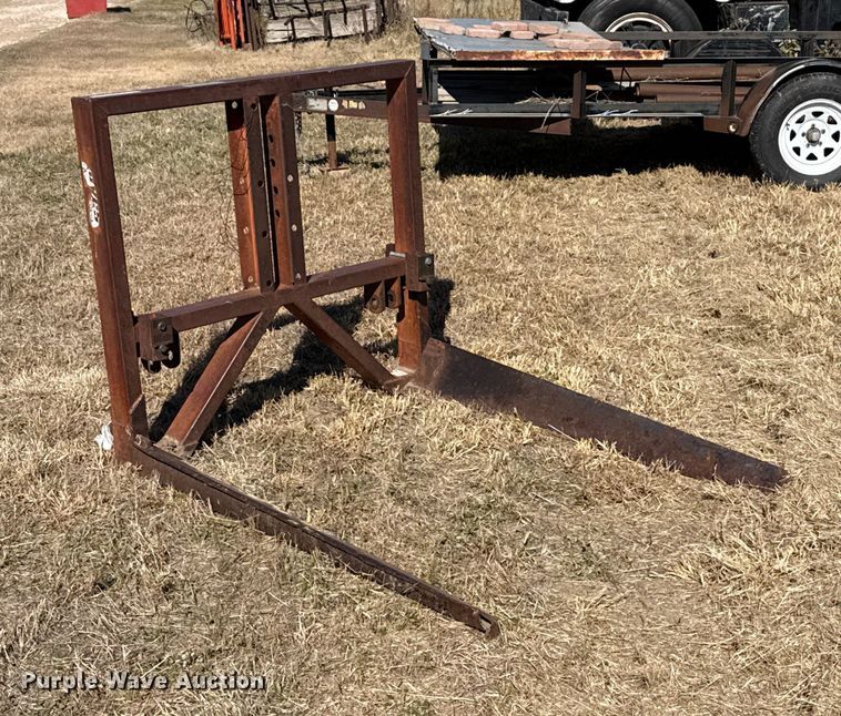 image for item EP0889 Grave hay bale mover