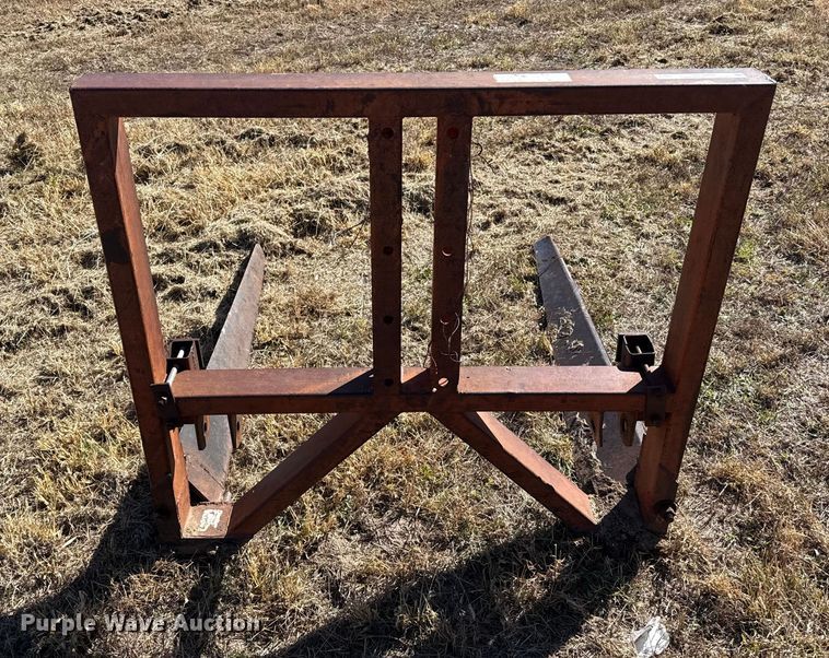 image for item EP0889 Grave hay bale mover