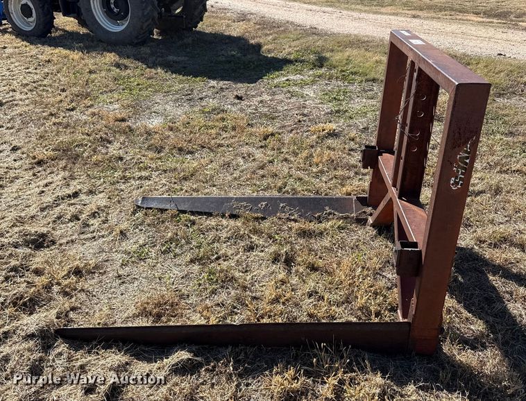 image for item EP0889 Grave hay bale mover