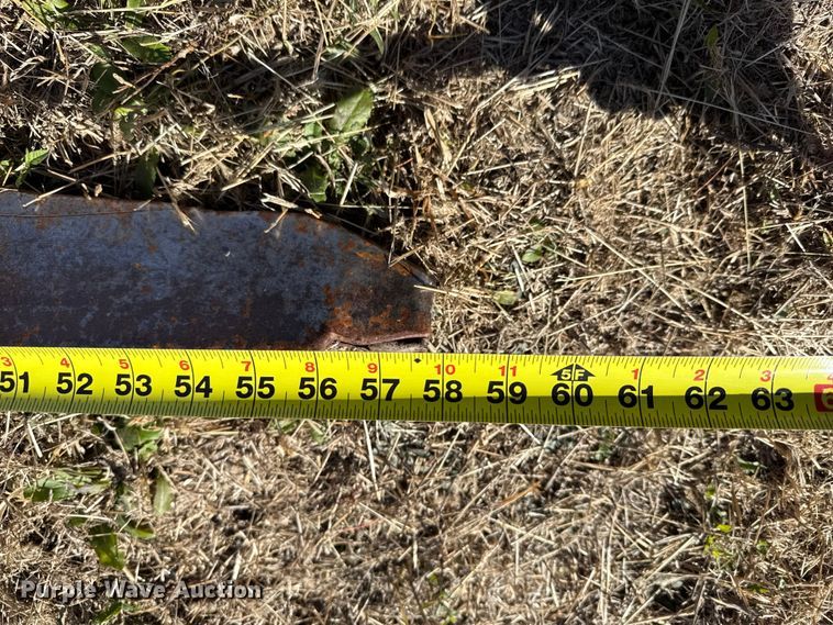 image for item EP0889 Grave hay bale mover