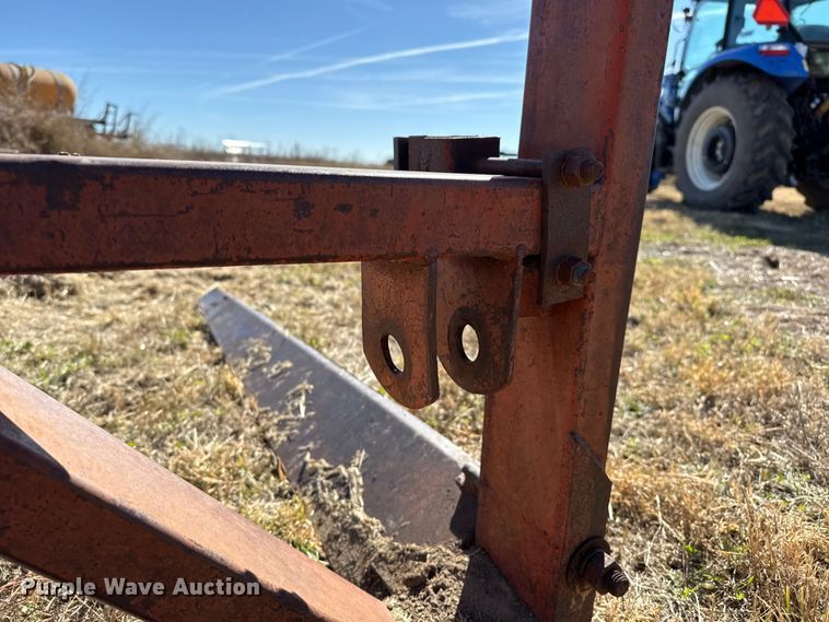 image for item EP0889 Grave hay bale mover