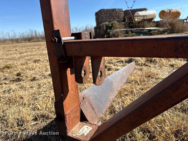 image for item EP0889 Grave hay bale mover