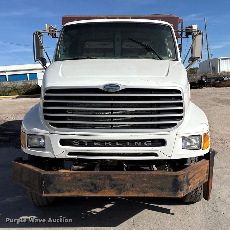 image for item EP0890 2006 Sterling L8500 feed mixer truck