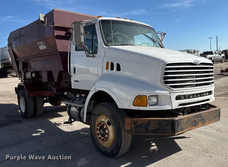 image for item EP0890 2006 Sterling L8500 feed mixer truck