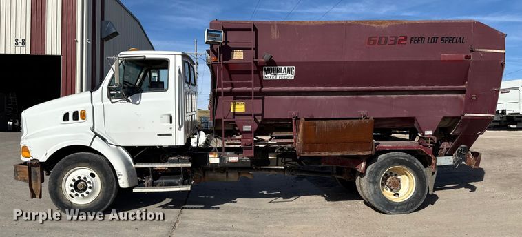 image for item EP0890 2006 Sterling L8500 feed mixer truck