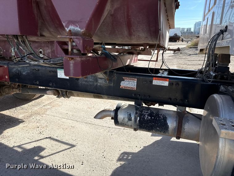 image for item EP0890 2006 Sterling L8500 feed mixer truck