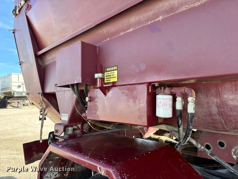 image for item EP0890 2006 Sterling L8500 feed mixer truck