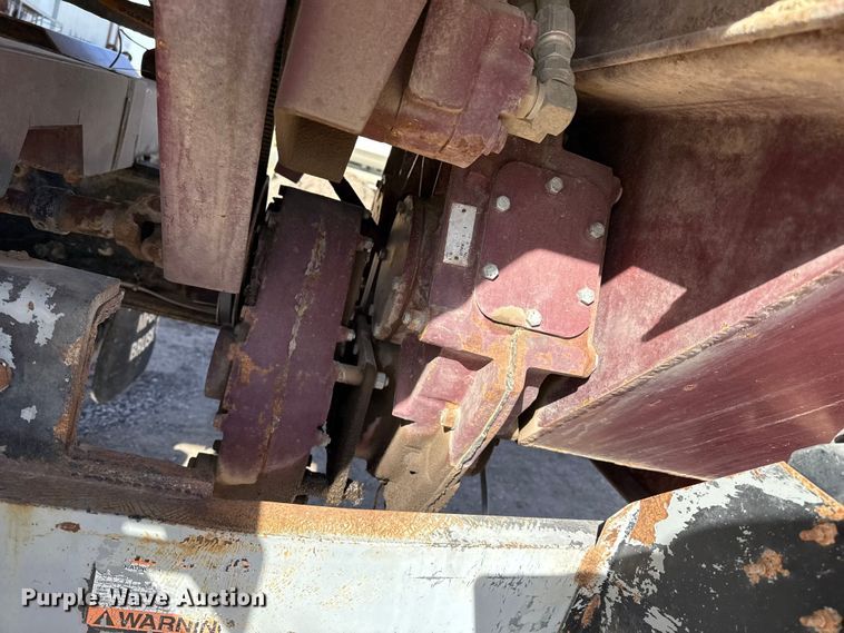 image for item EP0890 2006 Sterling L8500 feed mixer truck