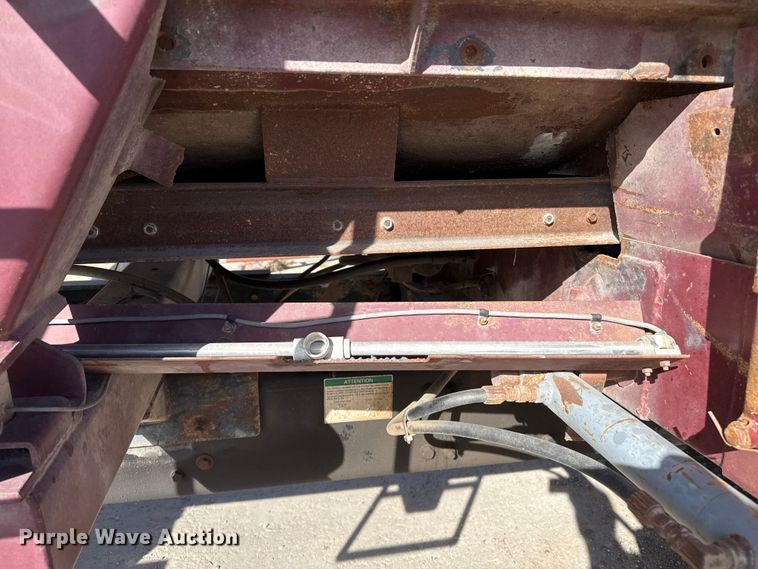 image for item EP0890 2006 Sterling L8500 feed mixer truck