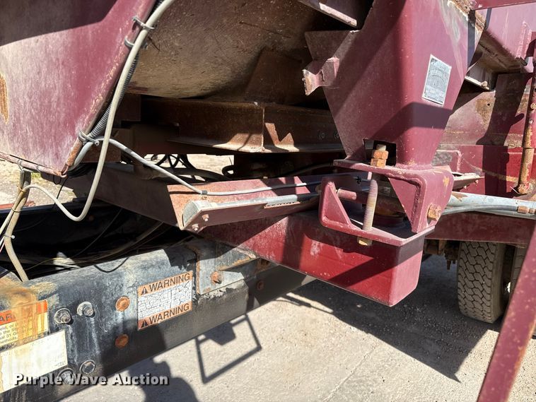 image for item EP0890 2006 Sterling L8500 feed mixer truck