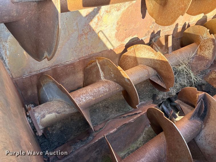 image for item EP0890 2006 Sterling L8500 feed mixer truck