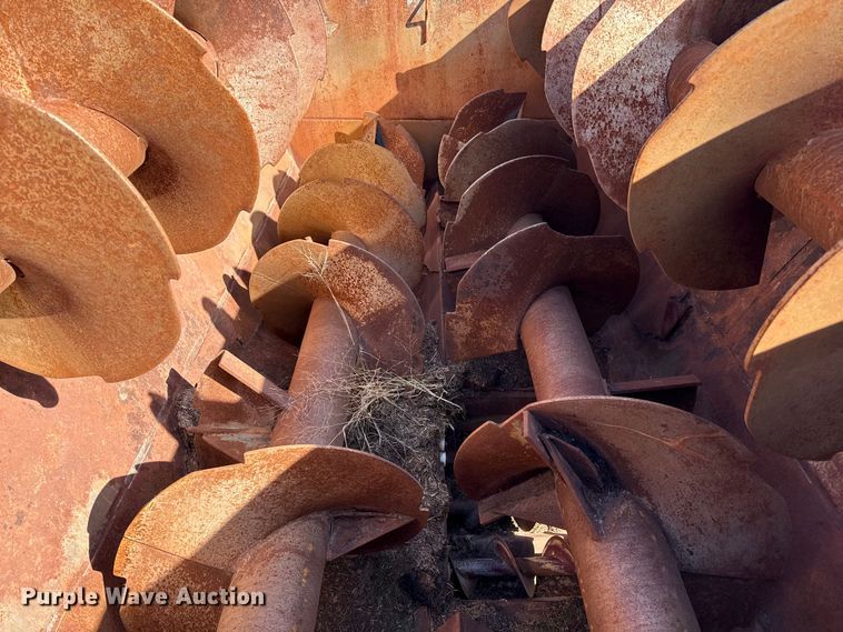 image for item EP0890 2006 Sterling L8500 feed mixer truck