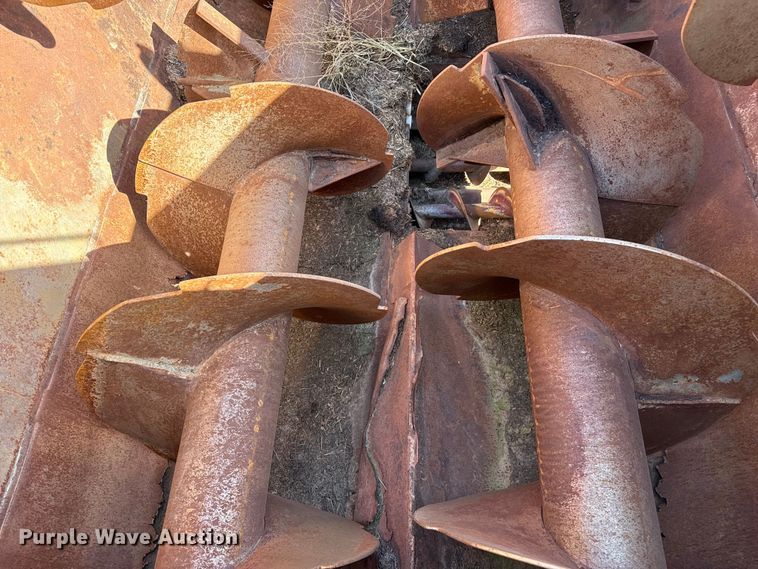 image for item EP0890 2006 Sterling L8500 feed mixer truck