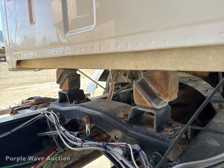 image for item EP0890 2006 Sterling L8500 feed mixer truck