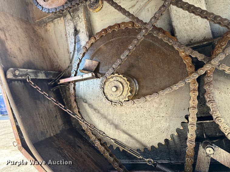 image for item EP0890 2006 Sterling L8500 feed mixer truck