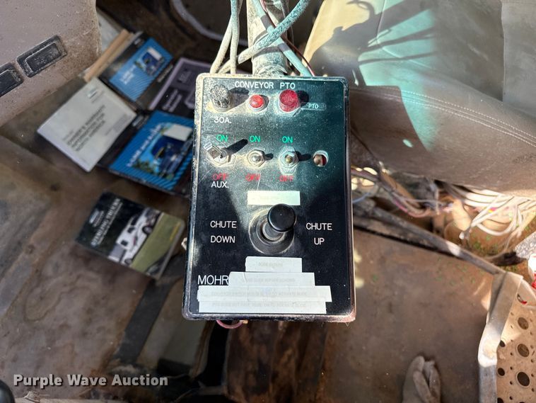 image for item EP0890 2006 Sterling L8500 feed mixer truck