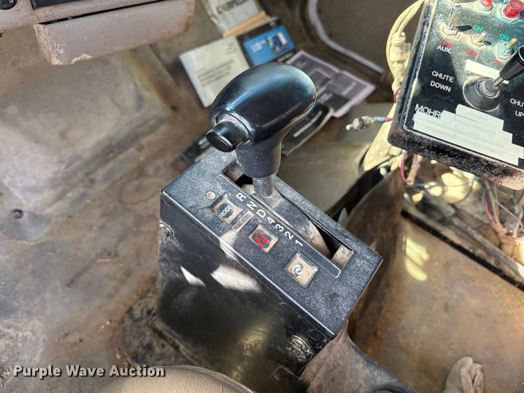 image for item EP0890 2006 Sterling L8500 feed mixer truck