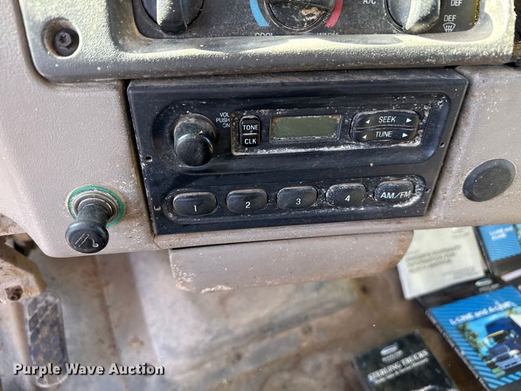 image for item EP0890 2006 Sterling L8500 feed mixer truck