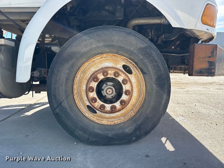 image for item EP0890 2006 Sterling L8500 feed mixer truck