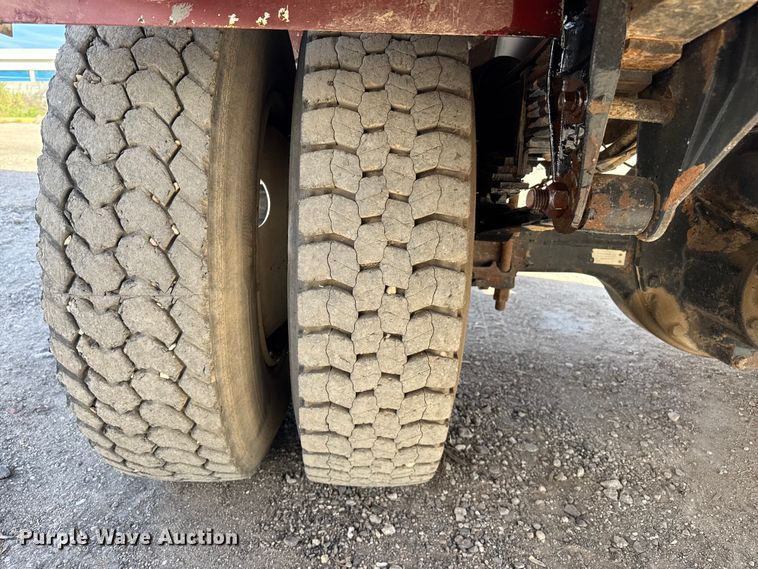 image for item EP0890 2006 Sterling L8500 feed mixer truck