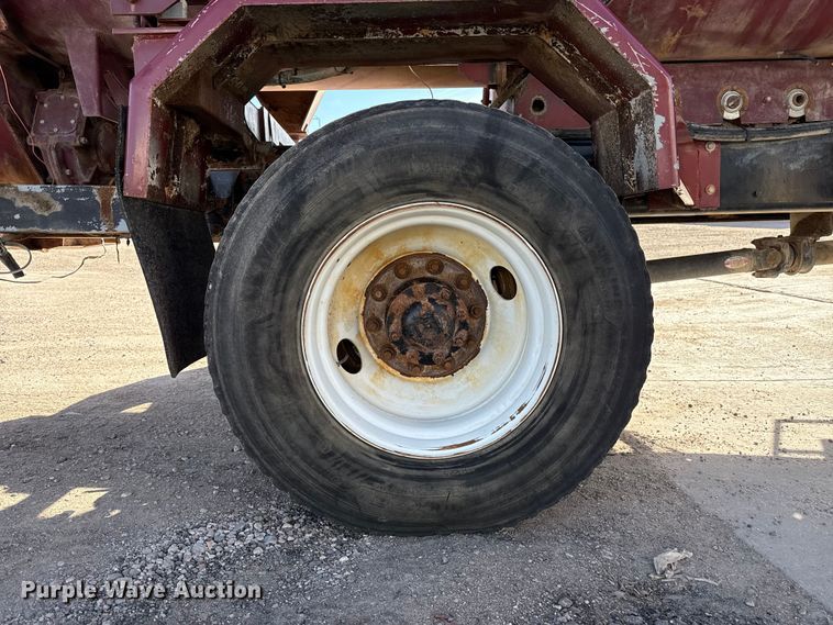 image for item EP0890 2006 Sterling L8500 feed mixer truck