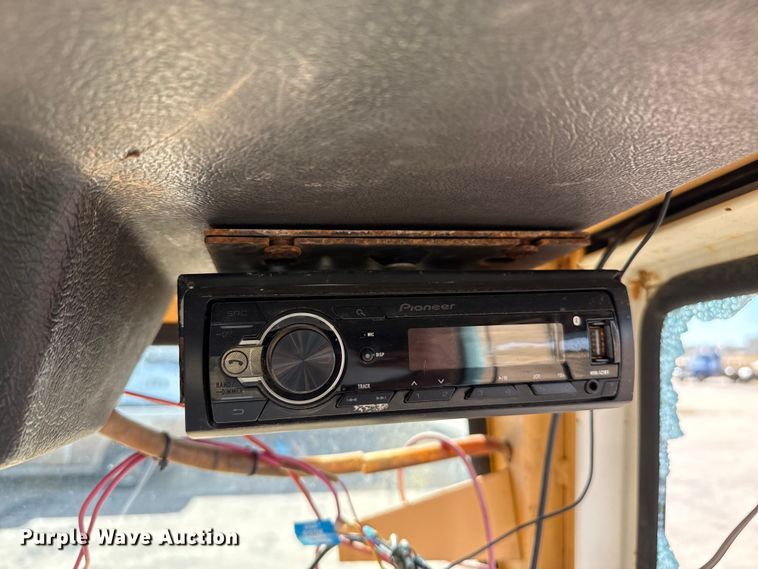 image for item EP0894 1973 Case 1175 tractor