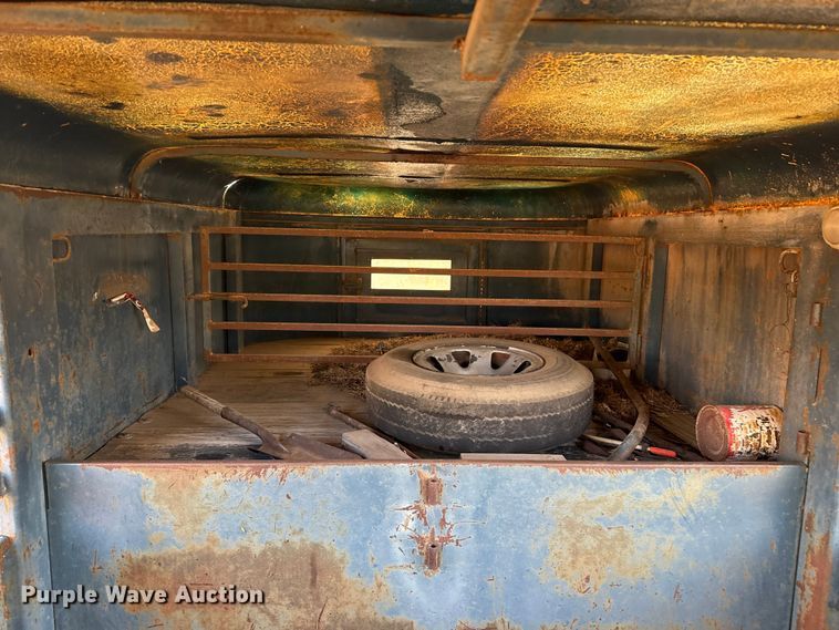 image for item EP0940 Turnbow livestock trailer