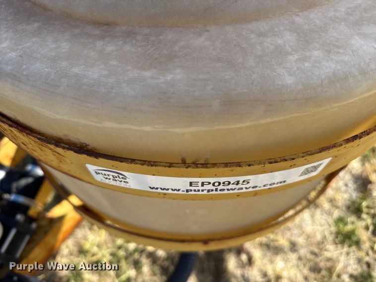 image for item EP0945 sprayer trailer