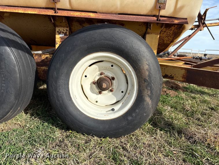 image for item EP0945 sprayer trailer