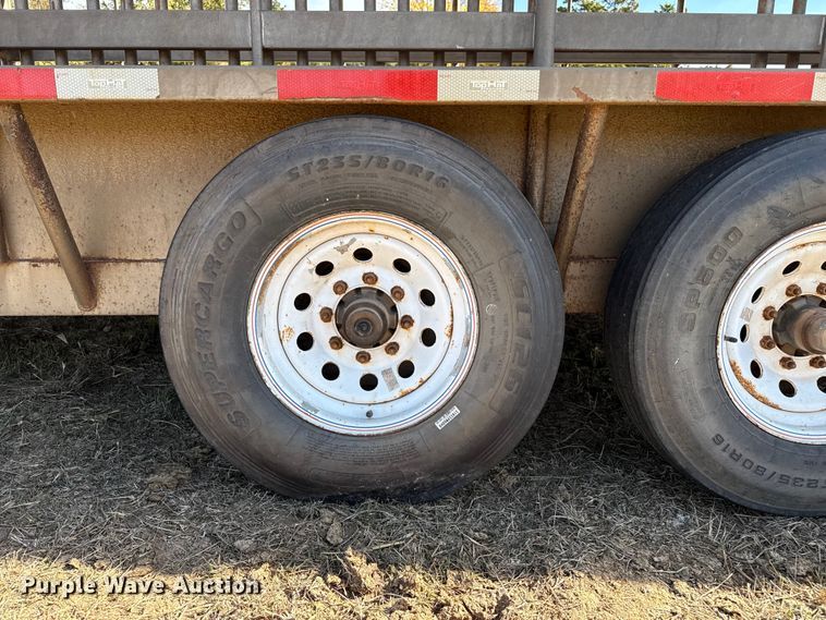 image for item EP0953 2015 Top Hat BGN24X7-14E-F livestock trailer