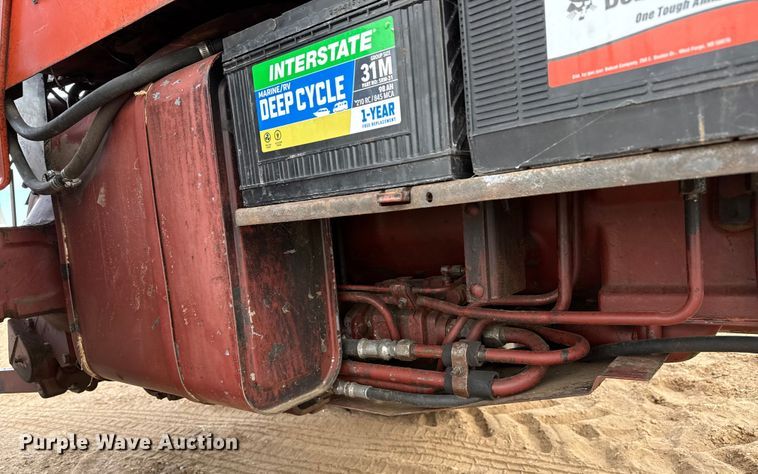 image for item EP2507 1976 Allis-Chalmers 7040 tractor