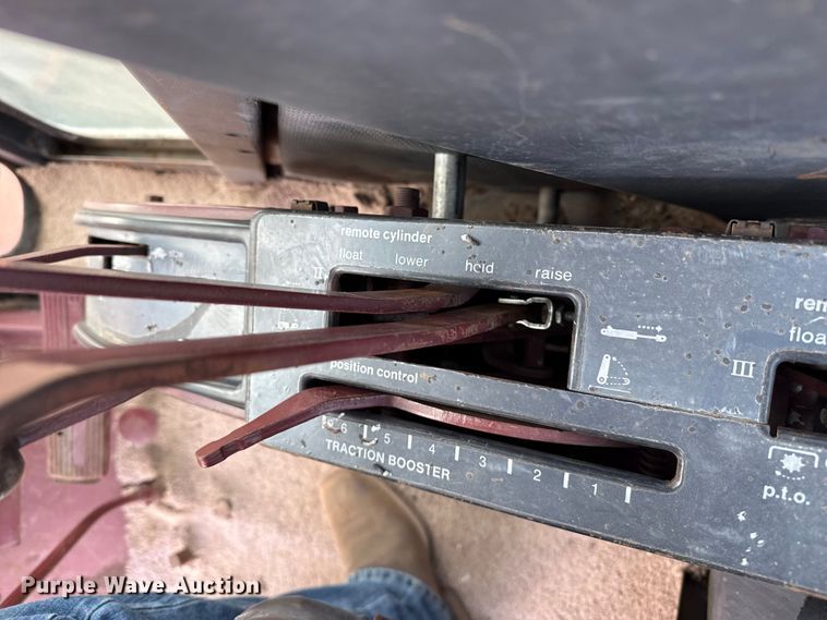 image for item EP2507 1976 Allis-Chalmers 7040 tractor