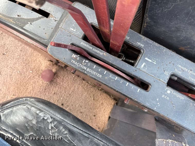 image for item EP2507 1976 Allis-Chalmers 7040 tractor