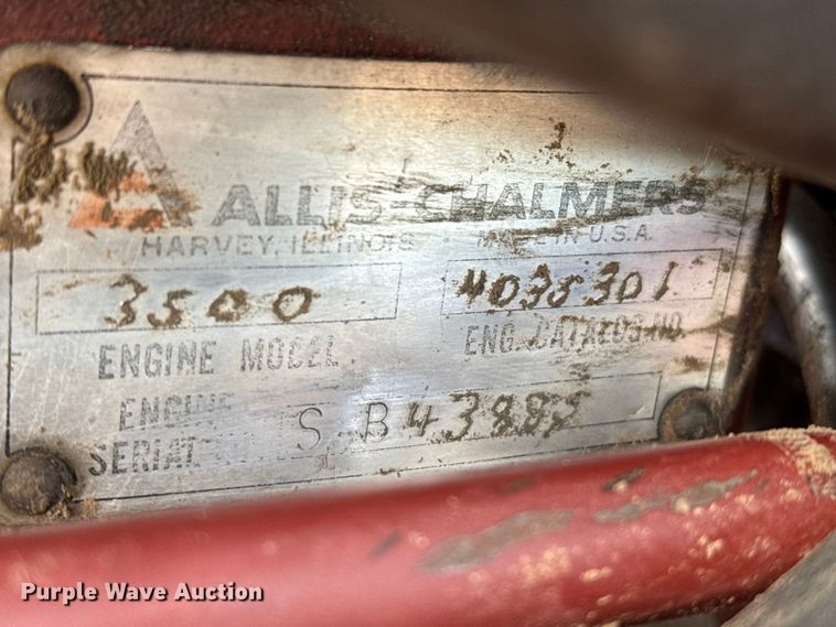 image for item EP2507 1976 Allis-Chalmers 7040 tractor