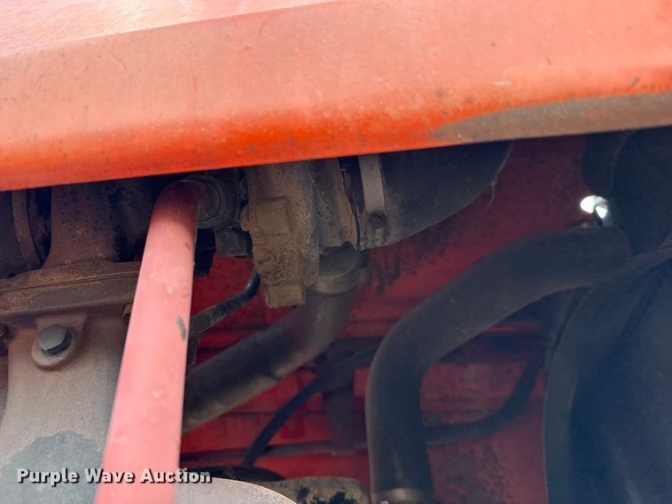 image for item EP2507 1976 Allis-Chalmers 7040 tractor