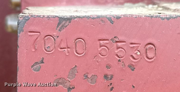 image for item EP2507 1976 Allis-Chalmers 7040 tractor