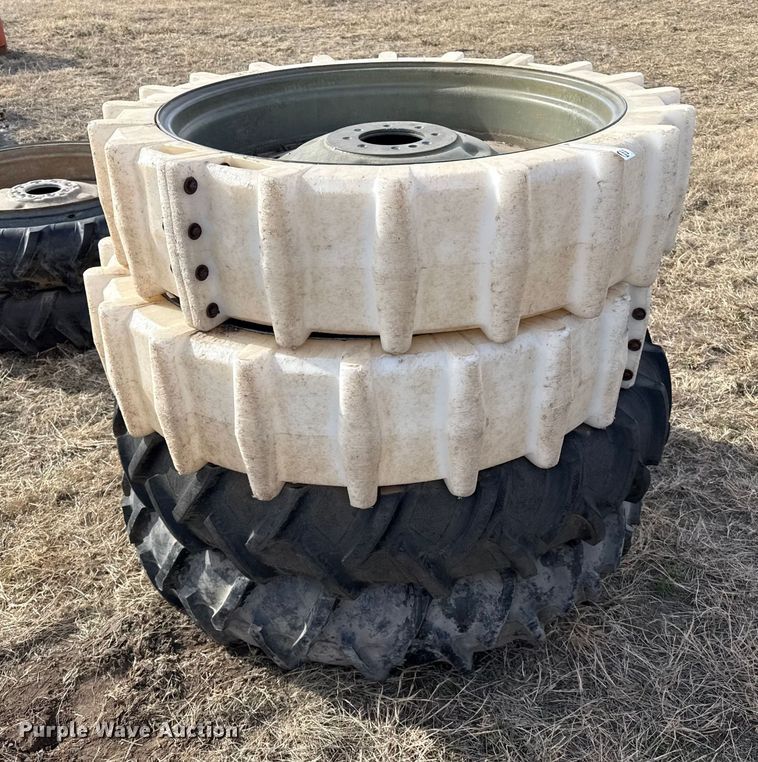 image for item EP2515 (4) irrigation pivot tires with wheels