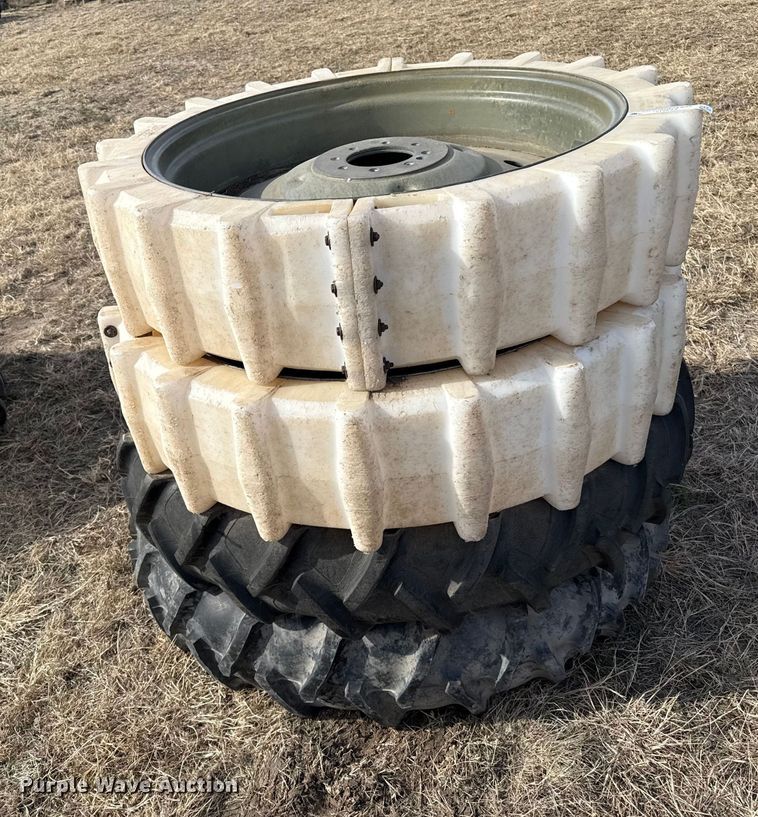 image for item EP2515 (4) irrigation pivot tires with wheels