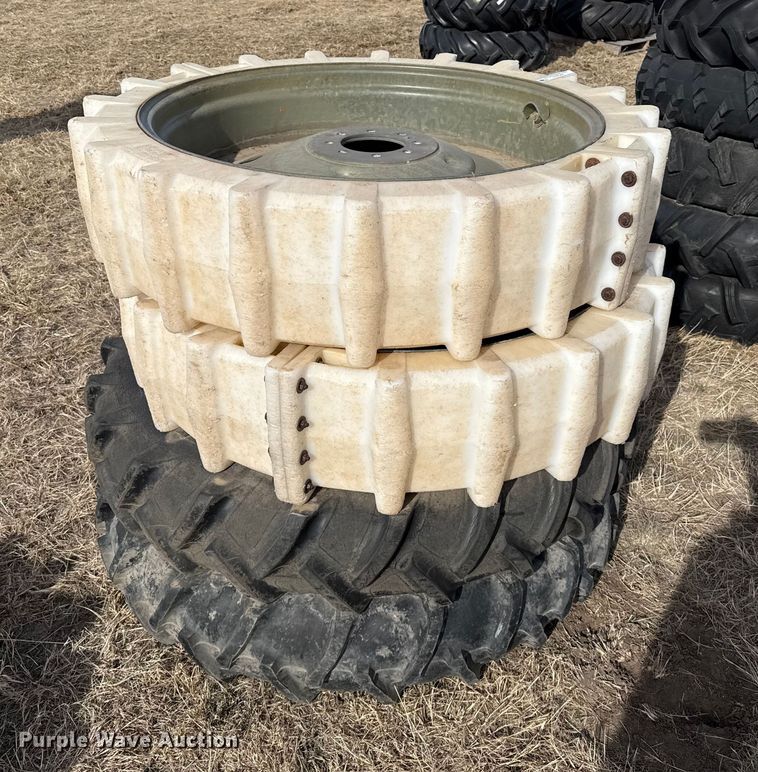 image for item EP2515 (4) irrigation pivot tires with wheels