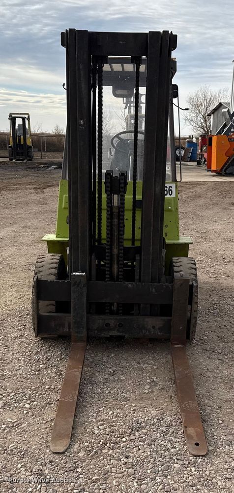 image for item EP2554 Clark GPS25MB forklift