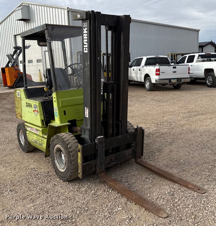 image for item EP2554 Clark GPS25MB forklift