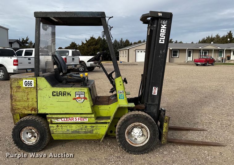 image for item EP2554 Clark GPS25MB forklift