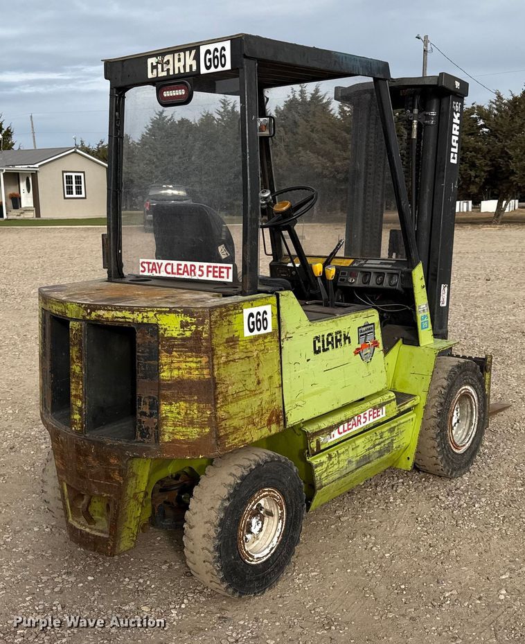 image for item EP2554 Clark GPS25MB forklift