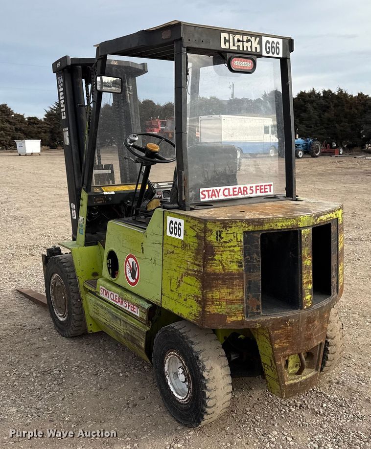 image for item EP2554 Clark GPS25MB forklift