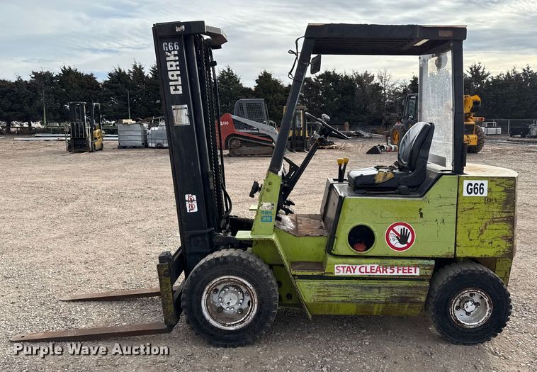 image for item EP2554 Clark GPS25MB forklift