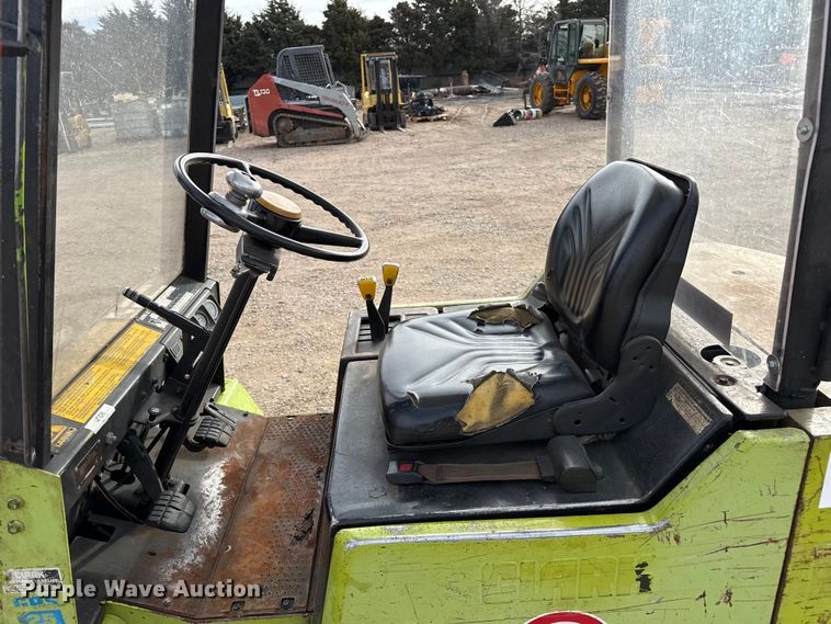 image for item EP2554 Clark GPS25MB forklift