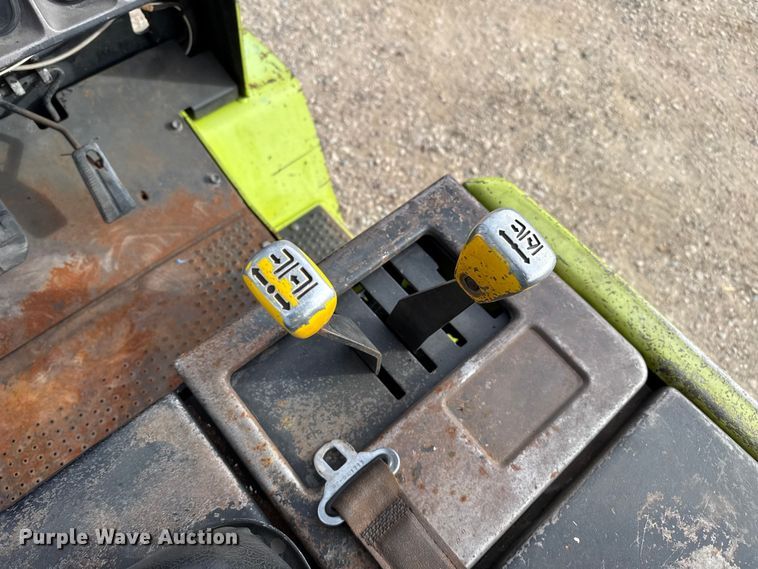 image for item EP2554 Clark GPS25MB forklift