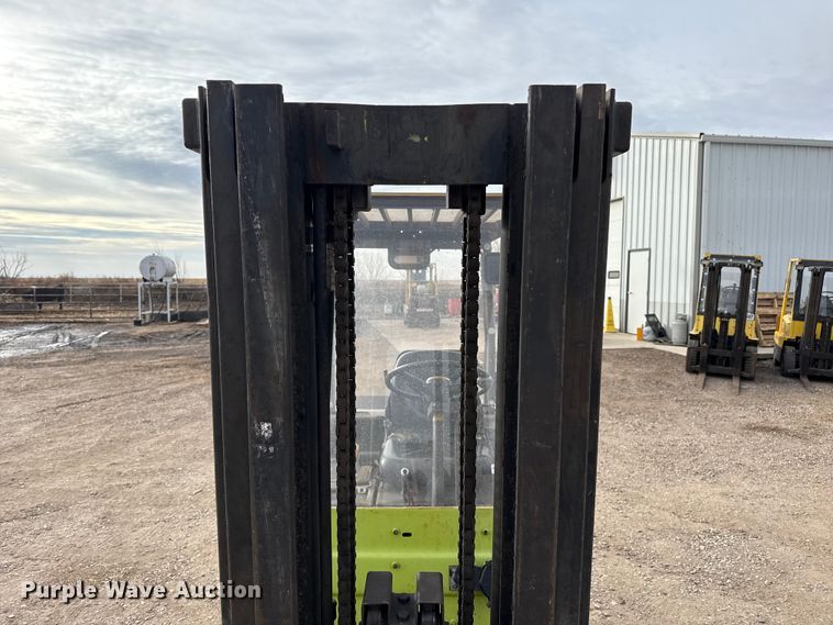 image for item EP2554 Clark GPS25MB forklift